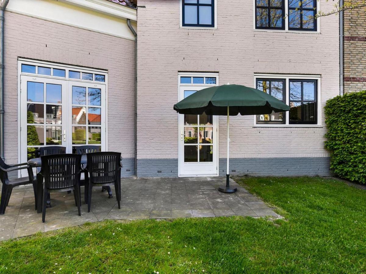 Luxury 4-Person Residence In The Holiday Park Landal Esonstad Anjum Exterior photo