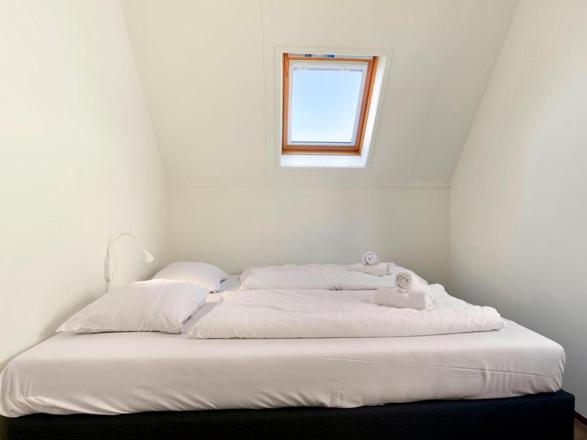 Luxury 4-Person Residence In The Holiday Park Landal Esonstad Anjum Exterior photo