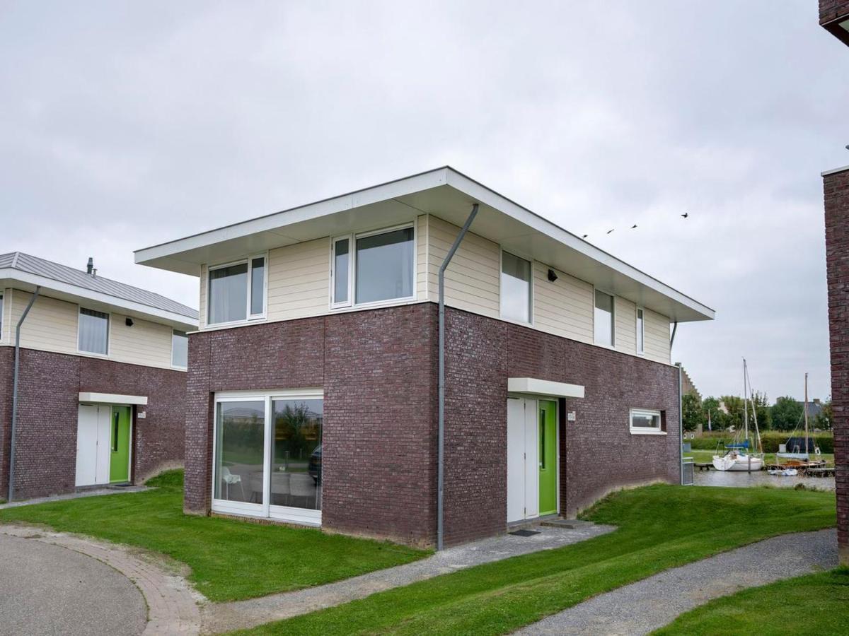 Luxury 4-Person Residence In The Holiday Park Landal Esonstad Anjum Exterior photo