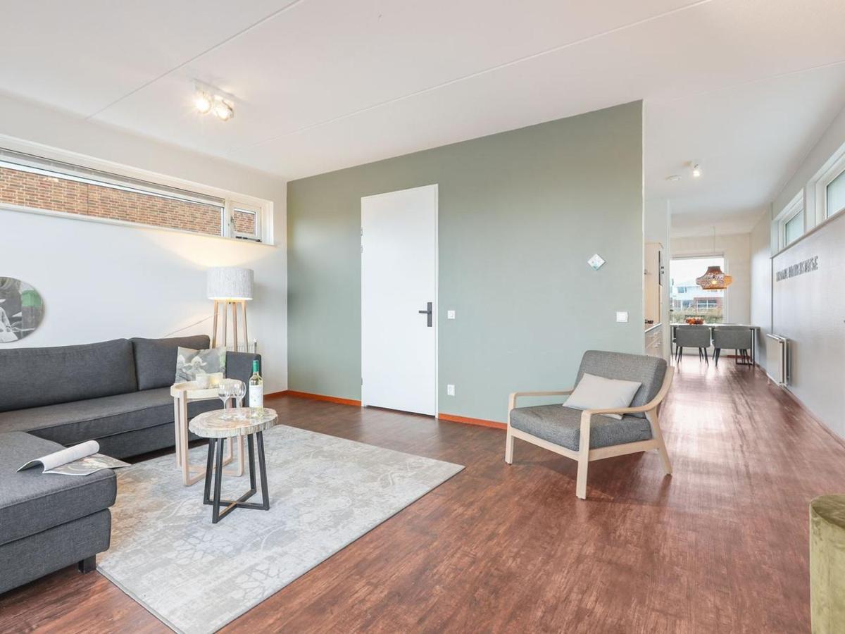 Luxury 4-Person Residence In The Holiday Park Landal Esonstad Anjum Exterior photo