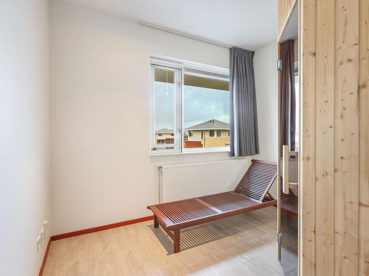 Luxury 4-Person Residence In The Holiday Park Landal Esonstad Anjum Exterior photo